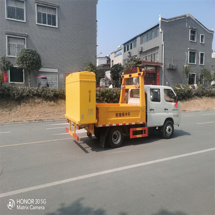 新規藍牌福田雙排防撞緩沖車 小身材守護大安全，掃路車市場迎跨界新選擇